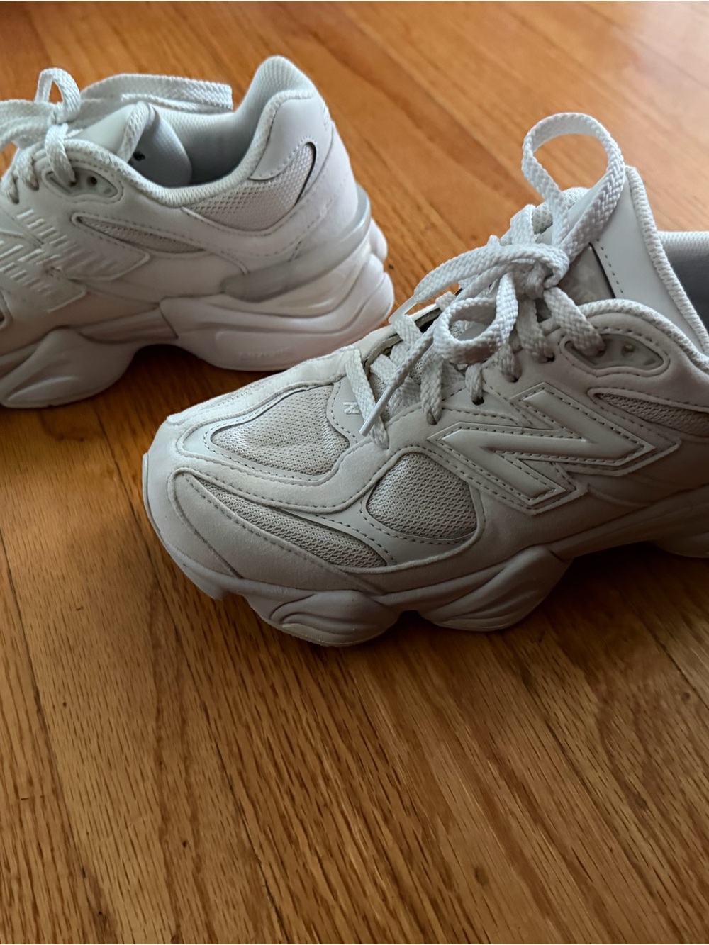 New Balance 9060 - Picture 2 of 6